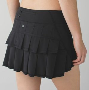 VACAY SALE!!Lululemon Pace Setter Ruffle Skirt (2)
